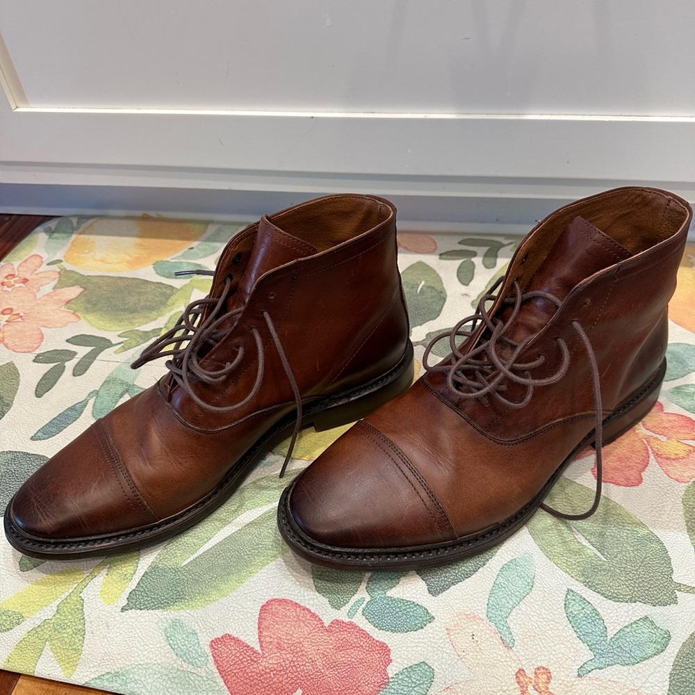 Men’s Frye shoes size 8
